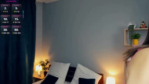 Snapshot of paulettelafevre chatting on October 17, 7:16 pm Eva online show from October 17, 7:16 pm