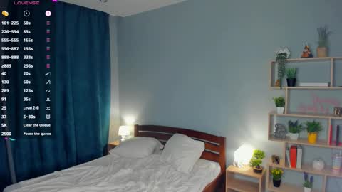 Snapshot of paulettelafevre chatting on February 18, 8:27 pm Eva online show from February 18, 8:27 pm