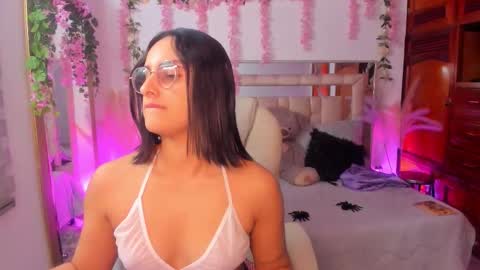 paulha_miller online show from October 11, 12:04 pm