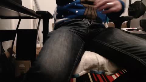 Snapshot of paulie120464 chatting on December 16, 5:43 pm paulie120464 online show from December 16, 5:43 pm