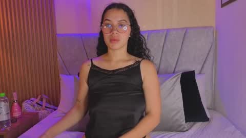 Snapshot of paulina__rose chatting on November 9, 11:52 am paulina online show from November 9, 11:52 am