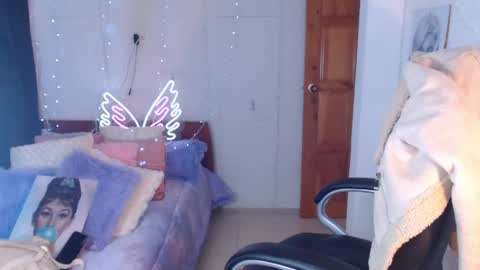 paulina online show from May 22, 5:40 pm