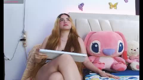 Snapshot of paulina_quintero18 chatting on July 8, 6:56 pm Pau online show from July 8, 6:56 pm