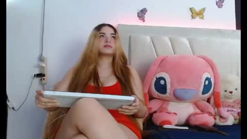 Snapshot of paulina_quintero18 chatting on July 21, 5:37 pm Pau online show from July 21, 5:37 pm