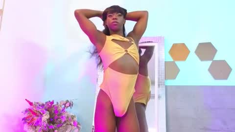 Snapshot of paulina_sodi chatting on November 19, 7:47 pm Paulina online show from November 19, 7:47 pm