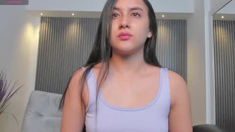 Snapshot of paulina_sweett chatting on December 23, 10:42 am Paulina online show from December 23, 10:42 am