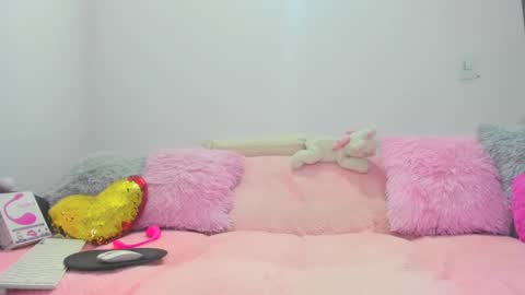 Snapshot of paulinaabeauty chatting on January 19, 11:10 pm call me ur bbygurl online show from January 19, 11:10 pm