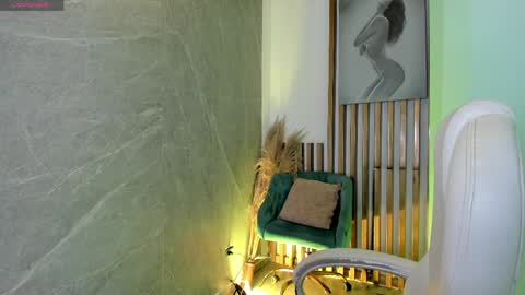 Paulina Belle online show from April 4, 1:08 pm