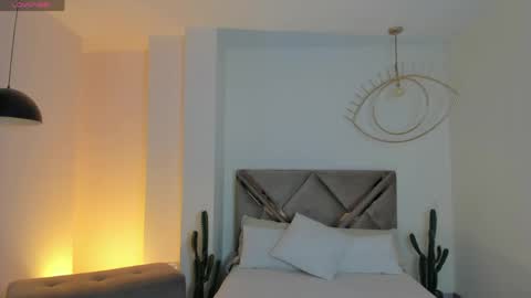 Paulina Santos  online show from March 20, 7:08 pm