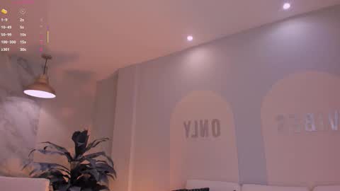 Paulina Santos  online show from March 27, 8:08 pm