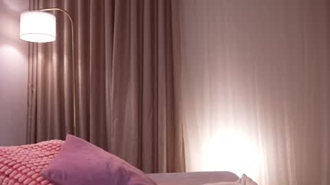 pauline_7 online show from January 14, 4:01 pm