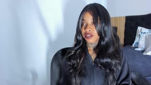 Pauline online show from March 22, 2:37 am