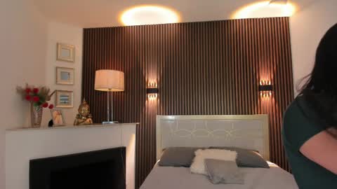 Paulys  online show from April 13, 11:37 am