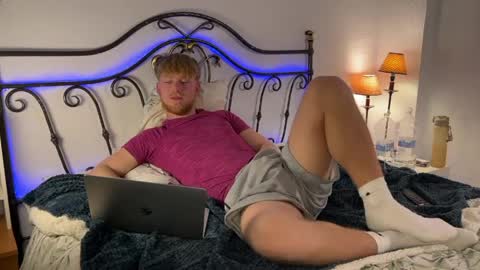 Snapshot of pavelrey chatting on May 24, 8:14 pm Pavel online show from May 24, 8:14 pm