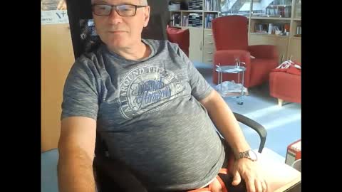 Snapshot of pavlovsdog2006 chatting on November 14, 7:51 am Pavlov aka Peter online show from November 14, 7:51 am