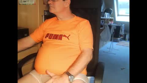 Snapshot of pavlovsdog2006 chatting on November 17, 8:09 am Pavlov aka Peter online show from November 17, 8:09 am