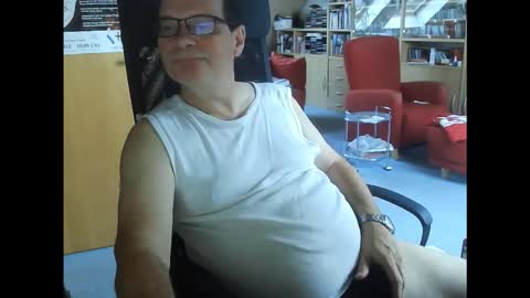 Snapshot of pavlovsdog2006 chatting on November 19, 9:42 am Pavlov aka Peter online show from November 19, 9:42 am