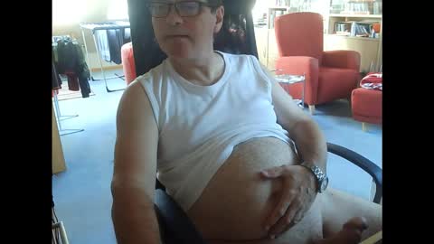 Snapshot of pavlovsdog2006 chatting on December 18, 9:59 am Pavlov aka Peter online show from December 18, 9:59 am