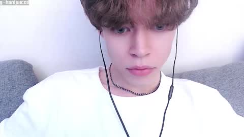 Snapshot of pawclaw chatting on October 26, 8:37 pm pawclaw online show from October 26, 8:37 pm