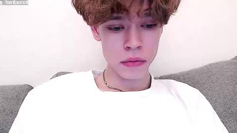 Snapshot of pawclaw chatting on December 16, 8:47 pm pawclaw online show from December 16, 8:47 pm