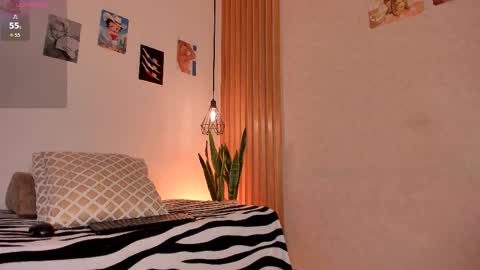 Dani online show from April 18, 4:33 pm