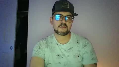Snapshot of pawgpusslover chatting on November 18, 4:39 am pawgpusslover online show from November 18, 4:39 am