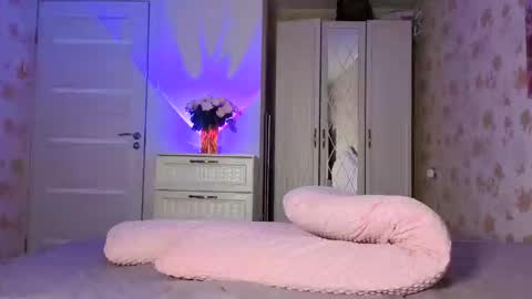 PawsClawss online show from December 20, 11:34 pm