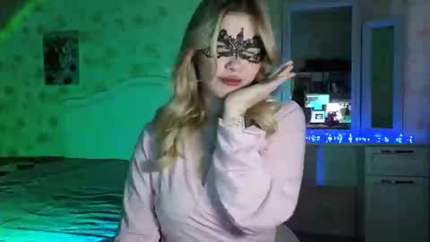 PawsClawss online show from January 7, 5:21 am