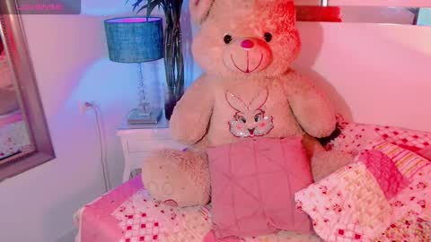 Snapshot of paytoncamila chatting on December 2, 10:09 am Payton online show from December 2, 10:09 am