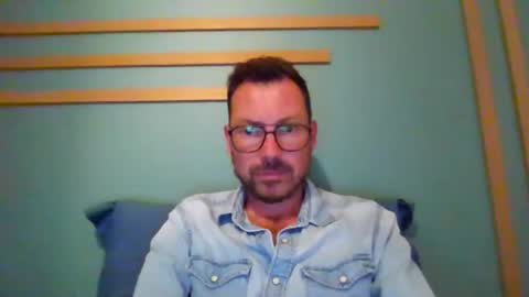 Snapshot of pchittt chatting on June 9, 8:20 pm pchittt online show from June 9, 8:20 pm