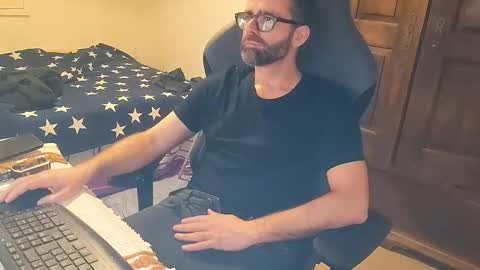 Snapshot of pdahotmod chatting on December 14, 12:27 am pdahotmod online show from December 14, 12:27 am