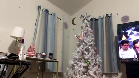 Snapshot of pduke81 chatting on December 18, 1:05 am Hung sung Hero online show from December 18, 1:05 am