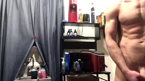 Snapshot of pduke81 chatting on December 27, 12:18 am Hung sung Hero online show from December 27, 12:18 am