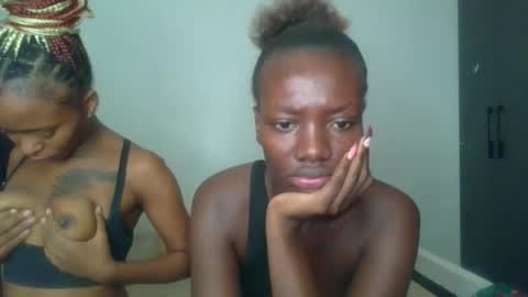 Snapshot of peach_ebonny chatting on April 21, 2:56 pm peach_ebonny online show from April 21, 2:56 pm