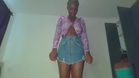 Snapshot of peach_ebonny chatting on April 23, 12:29 pm peach_ebonny online show from April 23, 12:29 pm