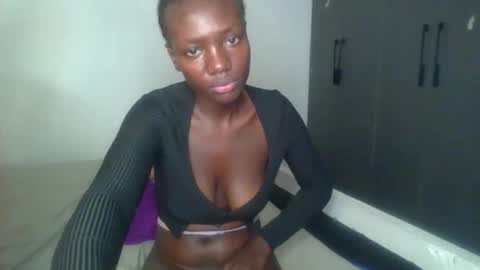 Snapshot of peach_ebonny chatting on May 8, 1:38 pm peach_ebonny online show from May 8, 1:38 pm