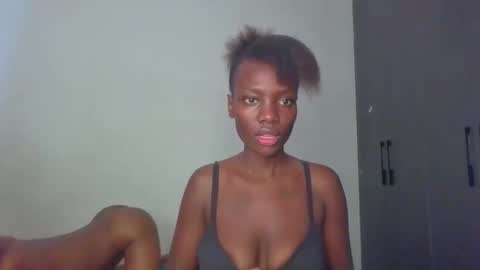 Snapshot of peach_ebonny chatting on May 19, 6:42 am peach_ebonny online show from May 19, 6:42 am