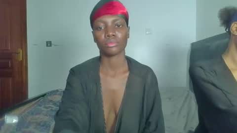Snapshot of peach_ebonny chatting on June 4, 6:58 pm peach_ebonny online show from June 4, 6:58 pm