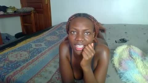 Snapshot of peach_ebonny chatting on June 6, 7:13 am peach_ebonny online show from June 6, 7:13 am