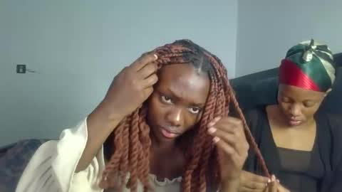 Snapshot of peach_ebonny chatting on June 8, 5:08 am peach_ebonny online show from June 8, 5:08 am