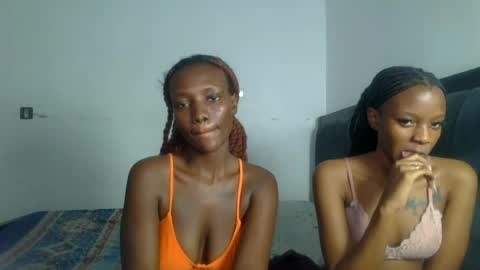 Snapshot of peach_ebonny chatting on June 23, 6:50 pm peach_ebonny online show from June 23, 6:50 pm