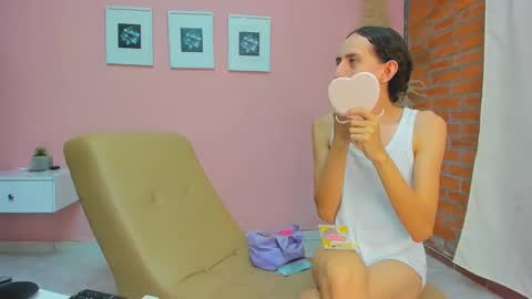 Snapshot of peach_tyron chatting on December 9, 12:19 pm peach tyron online show from December 9, 12:19 pm