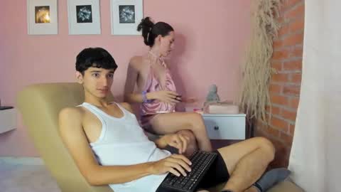 Snapshot of peach_tyron chatting on January 12, 12:55 pm peach tyron online show from January 12, 12:55 pm