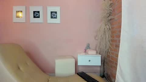 Snapshot of peach_tyron chatting on January 20, 10:59 pm peach tyron online show from January 20, 10:59 pm