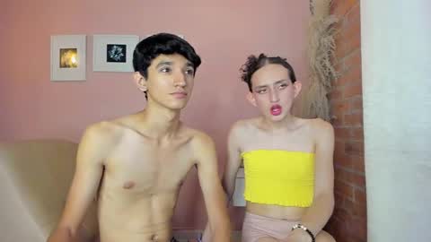 Snapshot of peach_tyron chatting on January 29, 7:53 pm peach tyron online show from January 29, 7:53 pm