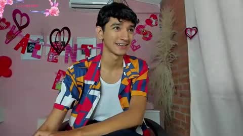 Snapshot of peach_tyron chatting on February 14, 5:36 pm peach tyron online show from February 14, 5:36 pm