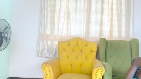 ella online show from April 17, 9:45 am