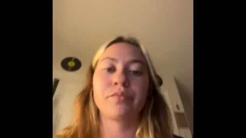 Snapshot of peachesncreampiezz chatting on July 20, 11:51 pm peachesncreampiezz online show from July 20, 11:51 pm