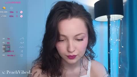 Snapshot of peachvibes chatting on March 10, 4:07 am Lili online show from March 10, 4:07 am