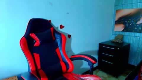 Peachy   online show from March 17, 5:11 am